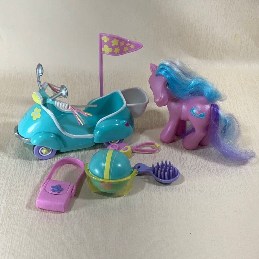 Scooting ALong with Scooter Sprite Butterfly Island 2005 MLP Complete